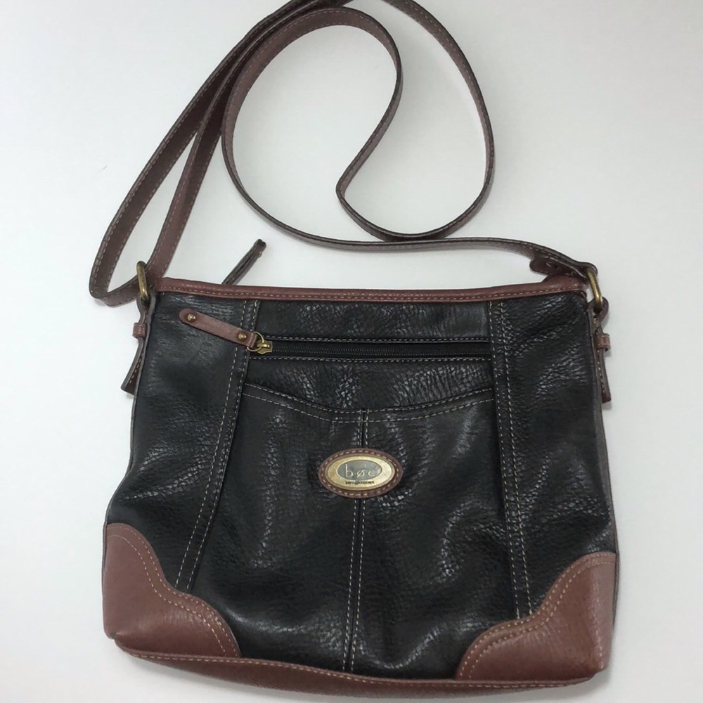 b.ø.c Coshocton Crossbody Purse w/Power Bank
